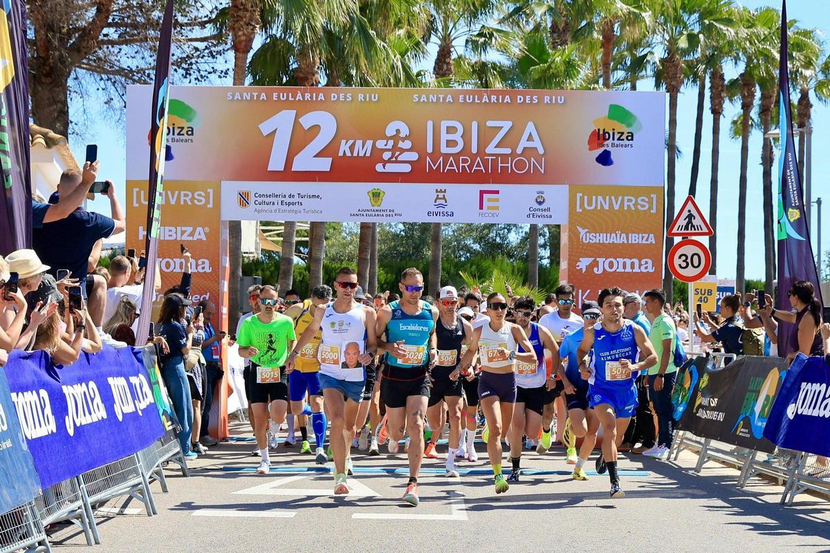 Salida  de la modalidad de 12K con la que se dio el pistoletazo de salida a la comeptición atlética.