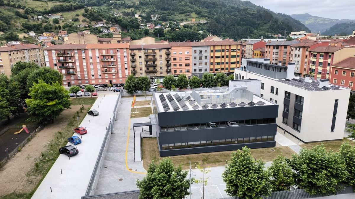 El nuevo cuartel de Mieres, ayer sábado
