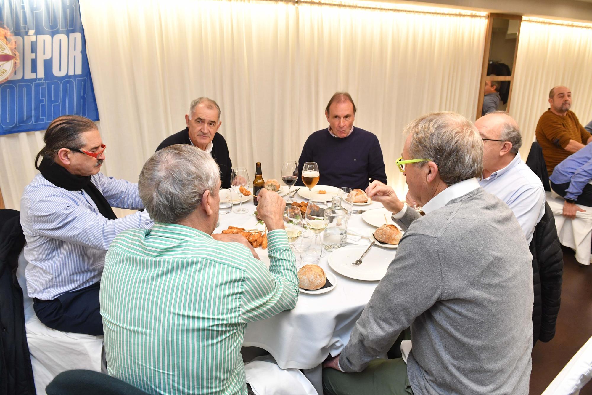 Los veteranos del Deportivo se reúnen para una cena