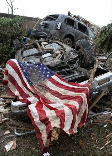 Un gran tornado devasta Oklahoma, en Estados Unidos