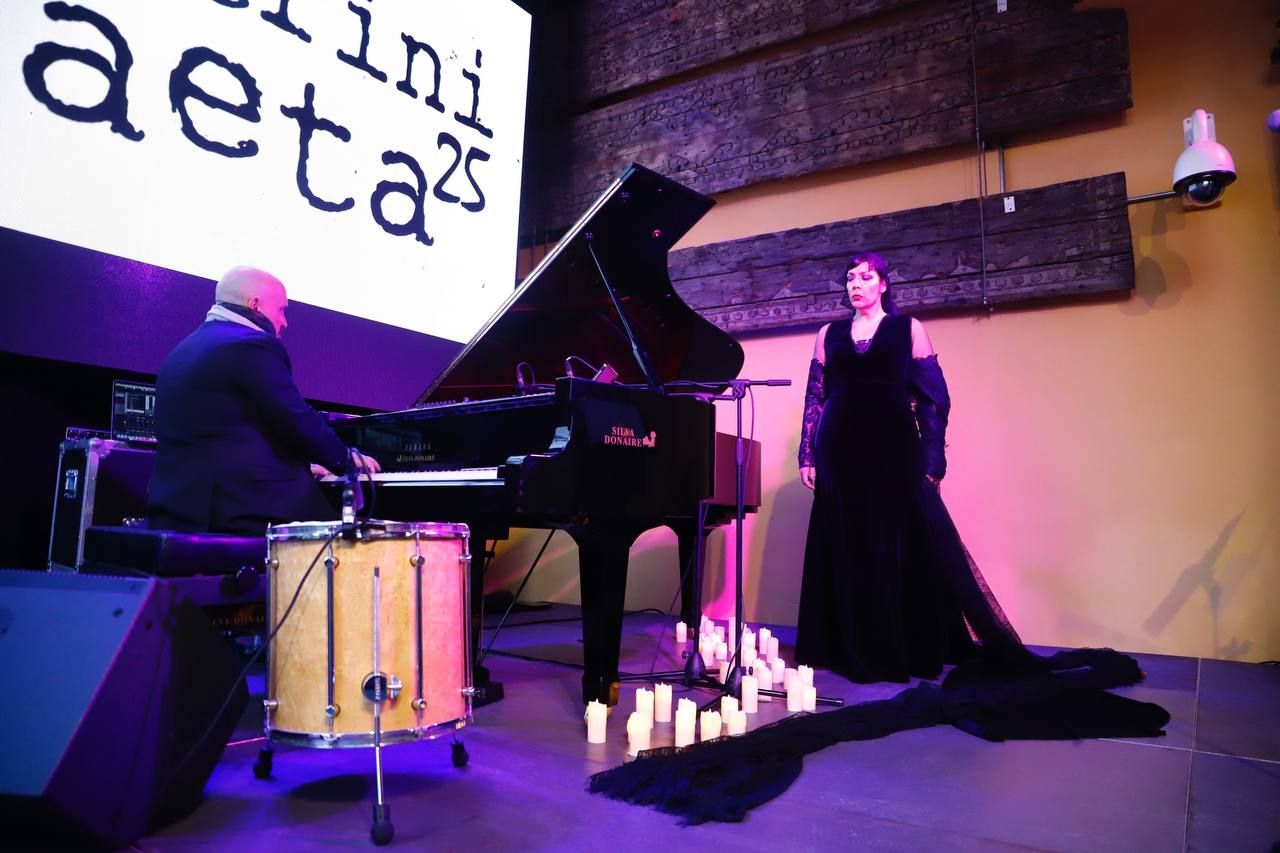 La Trini deslumbra con sus saetas en la Mezquita-Catedral
