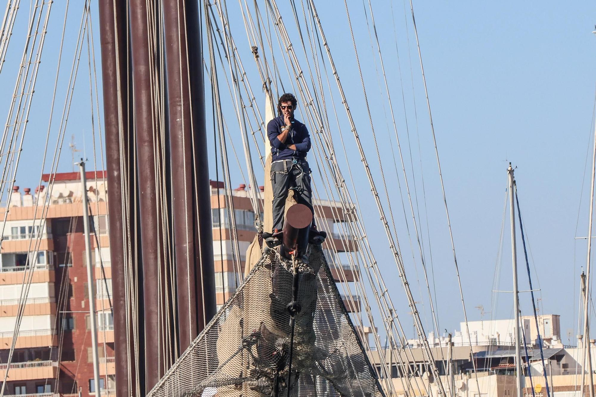 El velero histórico Pascual Flores ya está en la bahía de Torrevieja