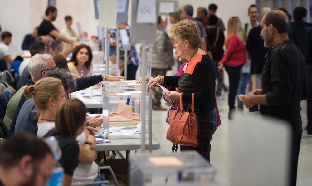 La jornada electoral del 10N en Tenerife