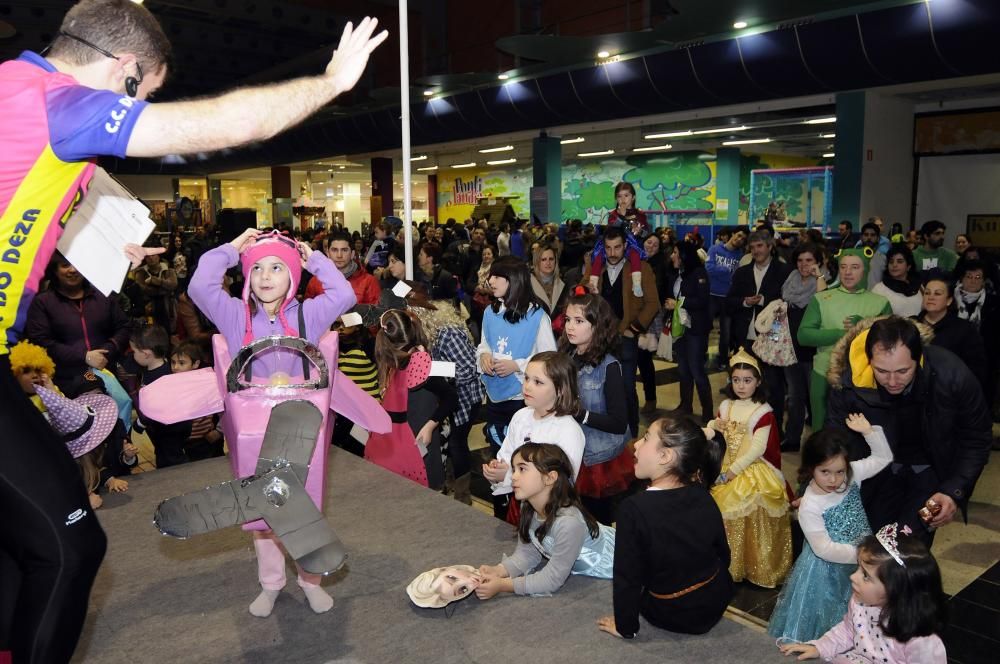 Entroido en Deza 2016 | Maquillajes y trajes de colores en Lalín y Vila de Cruces