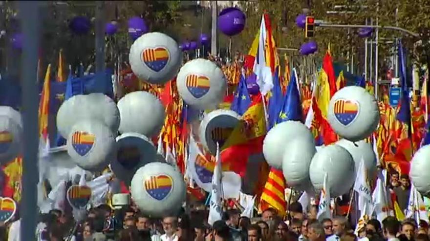 Miles de personas se manifiestan en Barcelona por la unidad de España
