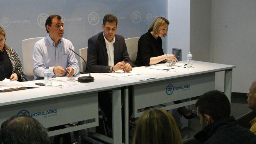 Rueda de prensa tras el comité provincial del PP