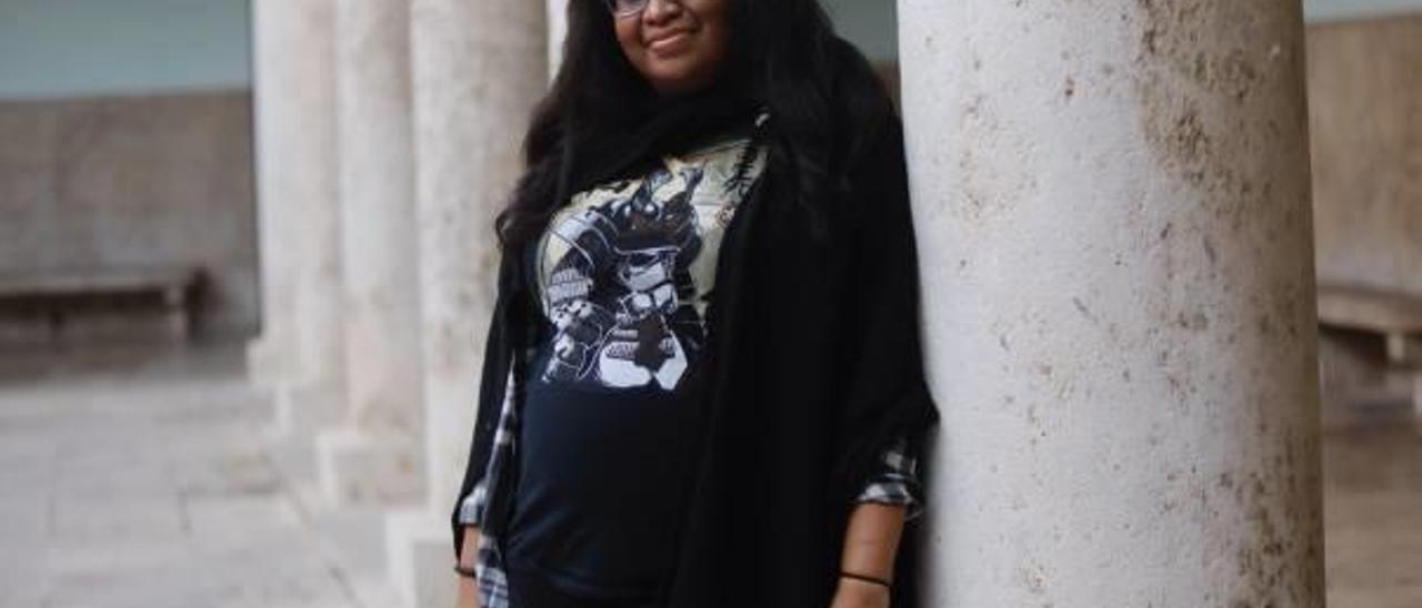 Alitha Martínez, minutos antes de su charla en el Aula del Còmic celebrada en la Nau.