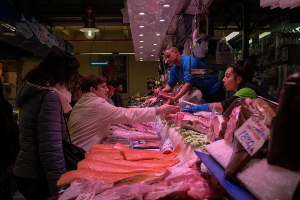 Víspera de Navidad en el mercado del Olivar