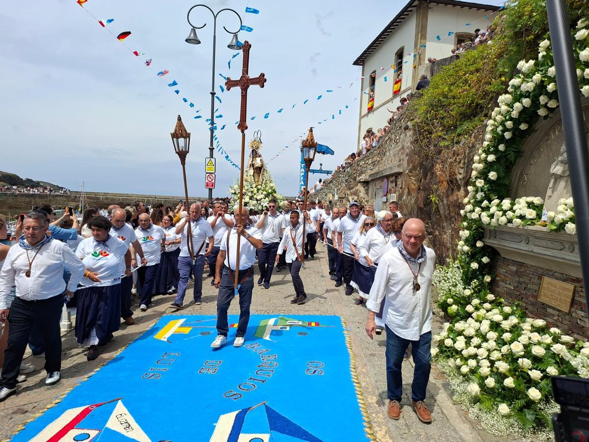 EN IMÁGENES: Tapia de Casariego, a rebosar en la procesión del Carmen