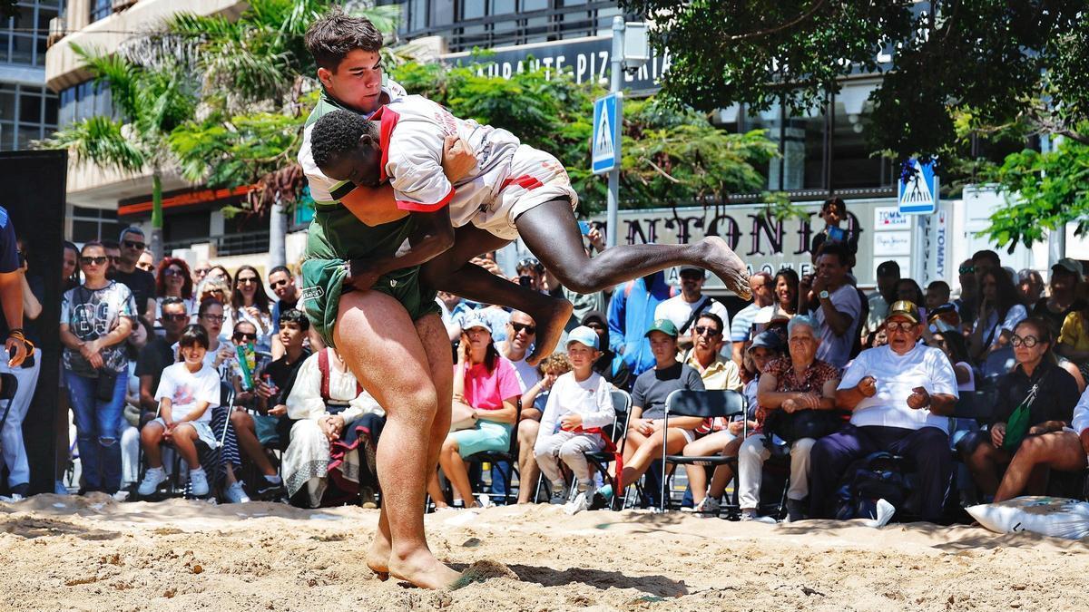 Lucha canaria celebrada el pasado año por el Día de Canarias.