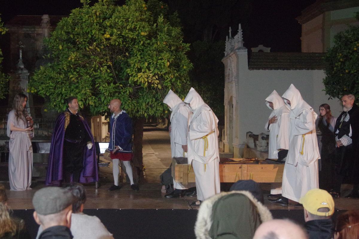 Representación teatral 'Estampas del Tenorio' en el Cementerio San Miguel