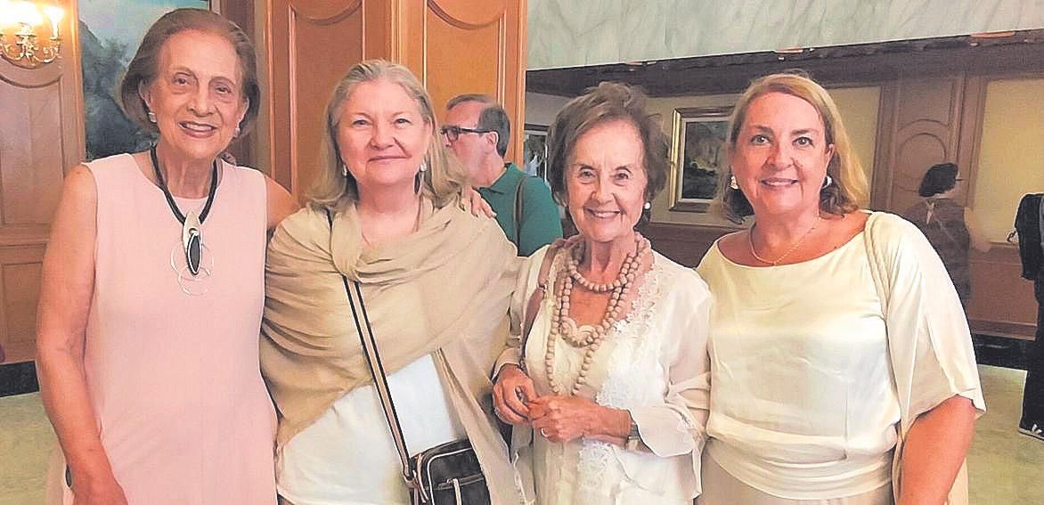 Francisca Bennàsar, Cecilia Aloy, Juana María Román y Ascensión García.