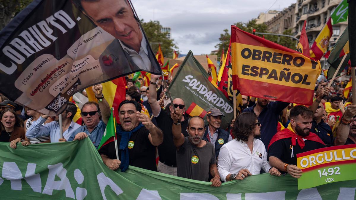 Manifestación por el 12-O, Día de la Hispanidad, en Barcelona