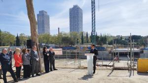 Illa en la visita institucional a las obras del futuro centro de investigación en medicina de precisión en la Ciutadella