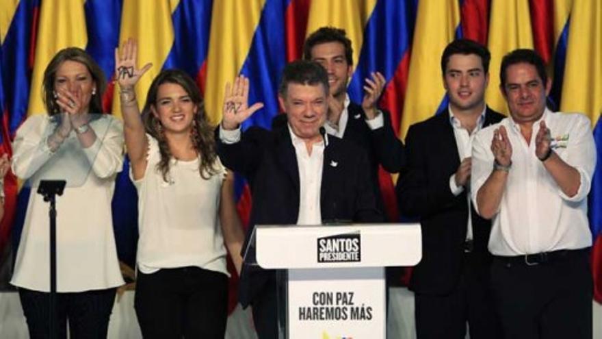 Juan Manuel Santos vence en la segunda vuelta