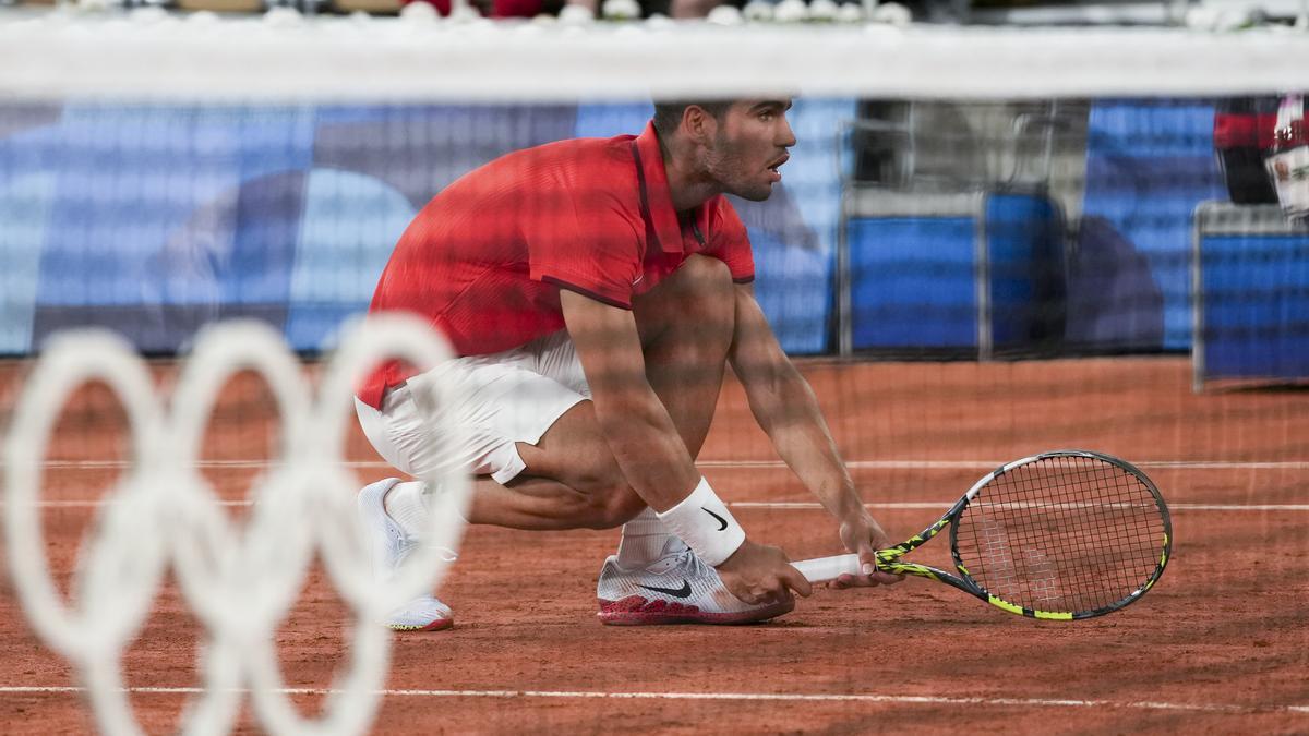 Nadal ganó en el dobles con Alcaraz, pero puso en duda que juegue el individual.