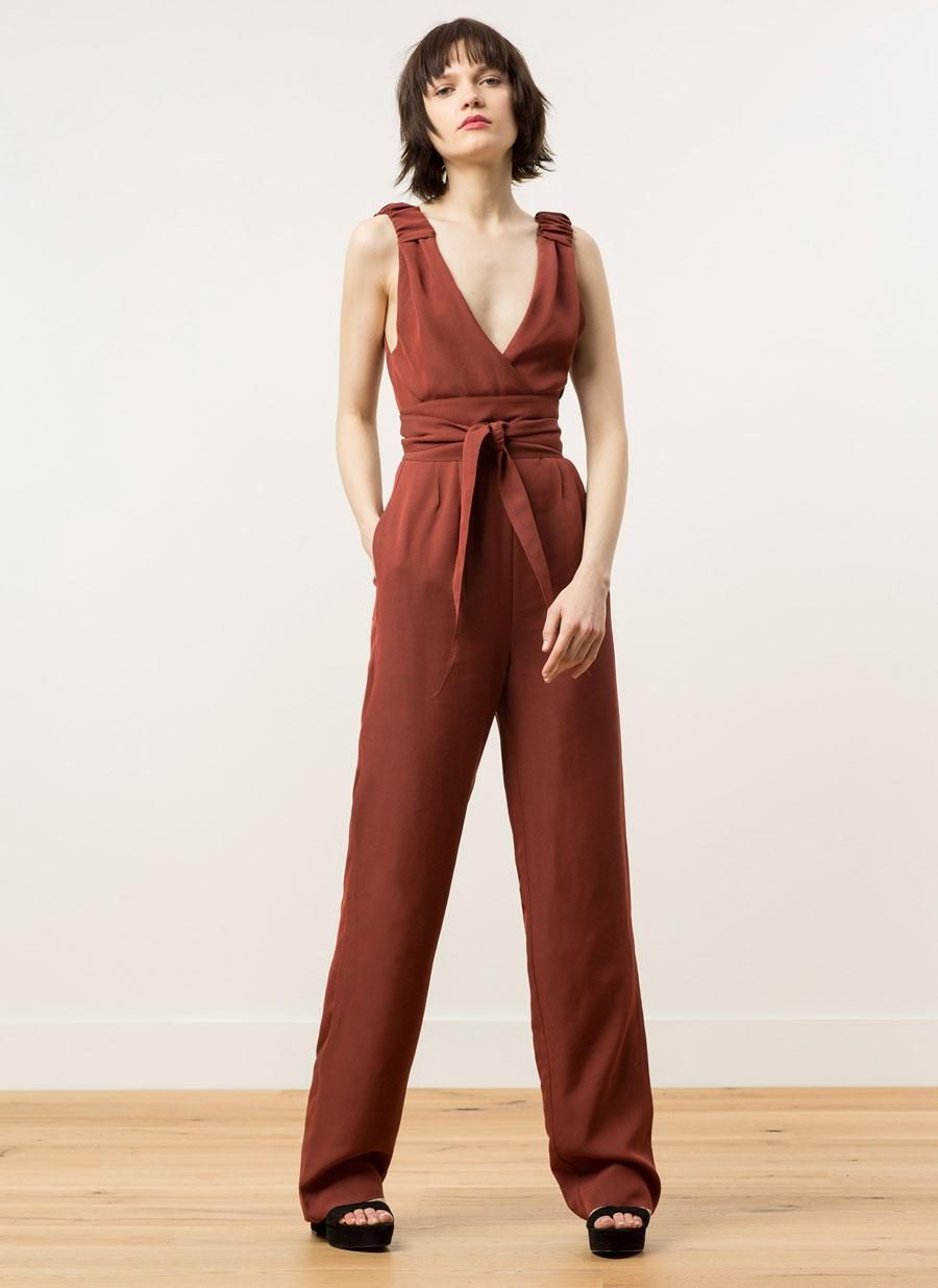 Jumpsuit para una ocasión especial, con lazada de Uterqüe (125€)