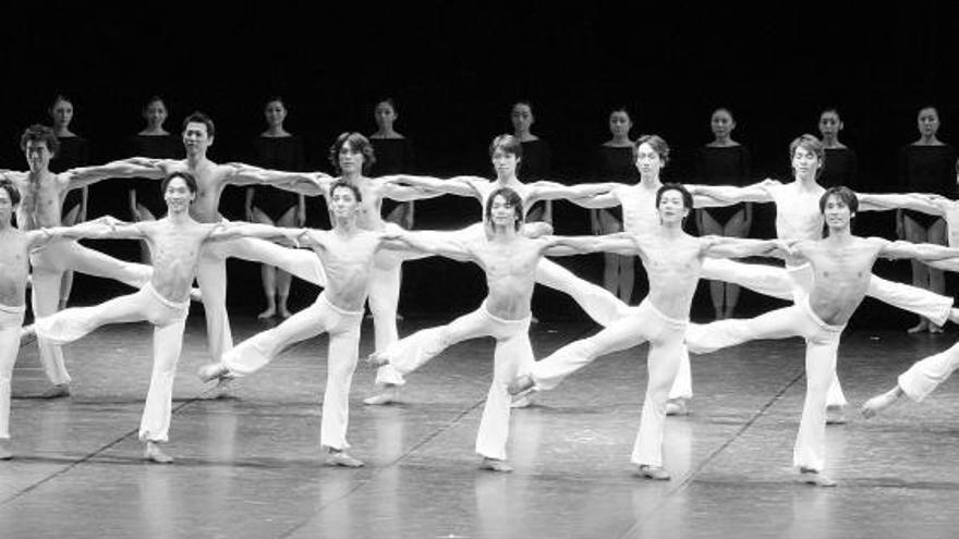 Un momento de la coreografía de las «Danzas griegas» que interpretará el Ballet de Tokio.