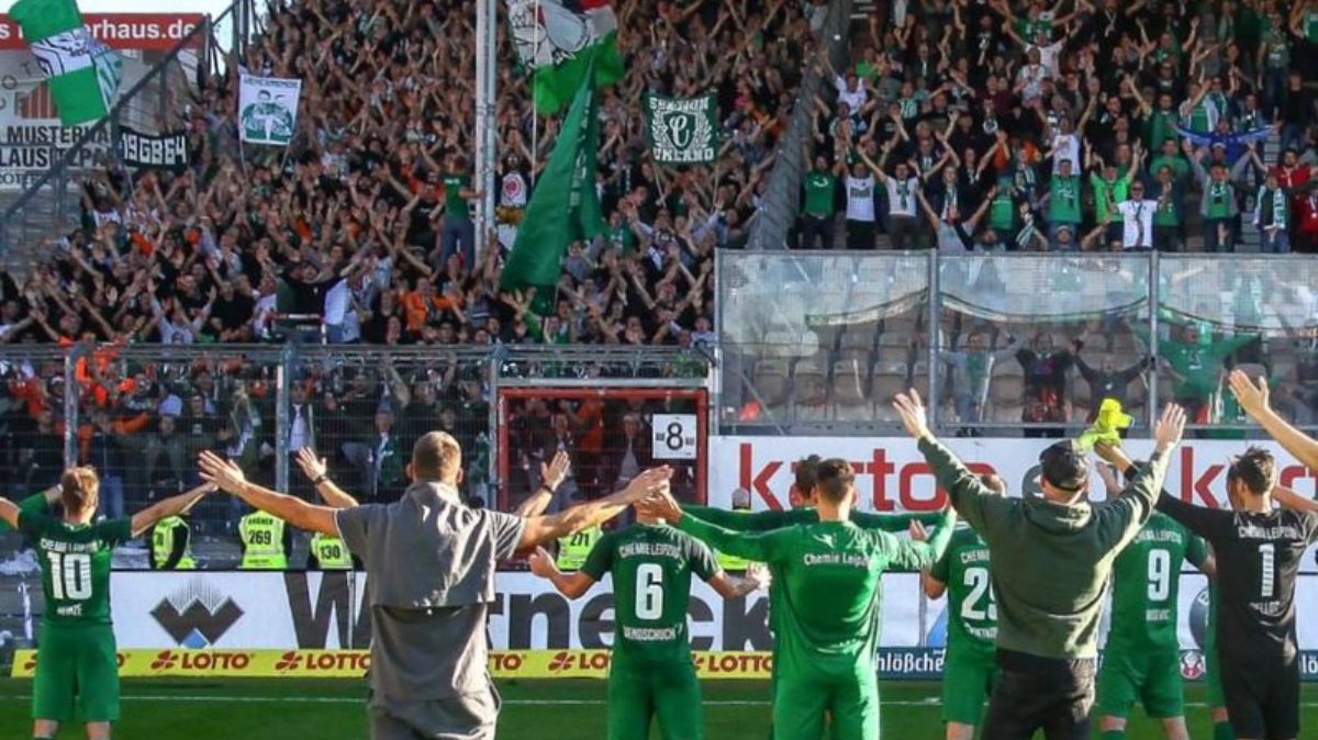 Jugadores y afición del Chemie Leipzig