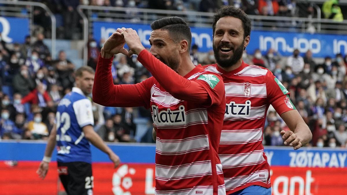 El Granada se impone al Alavés.