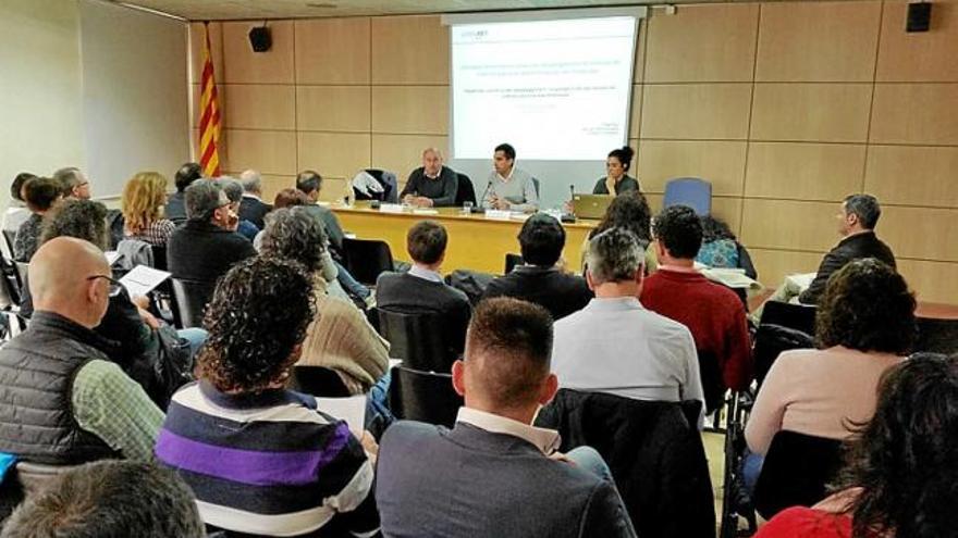 Càrrecs electes i tècnics del Bages debaten sobre telecomunicacions