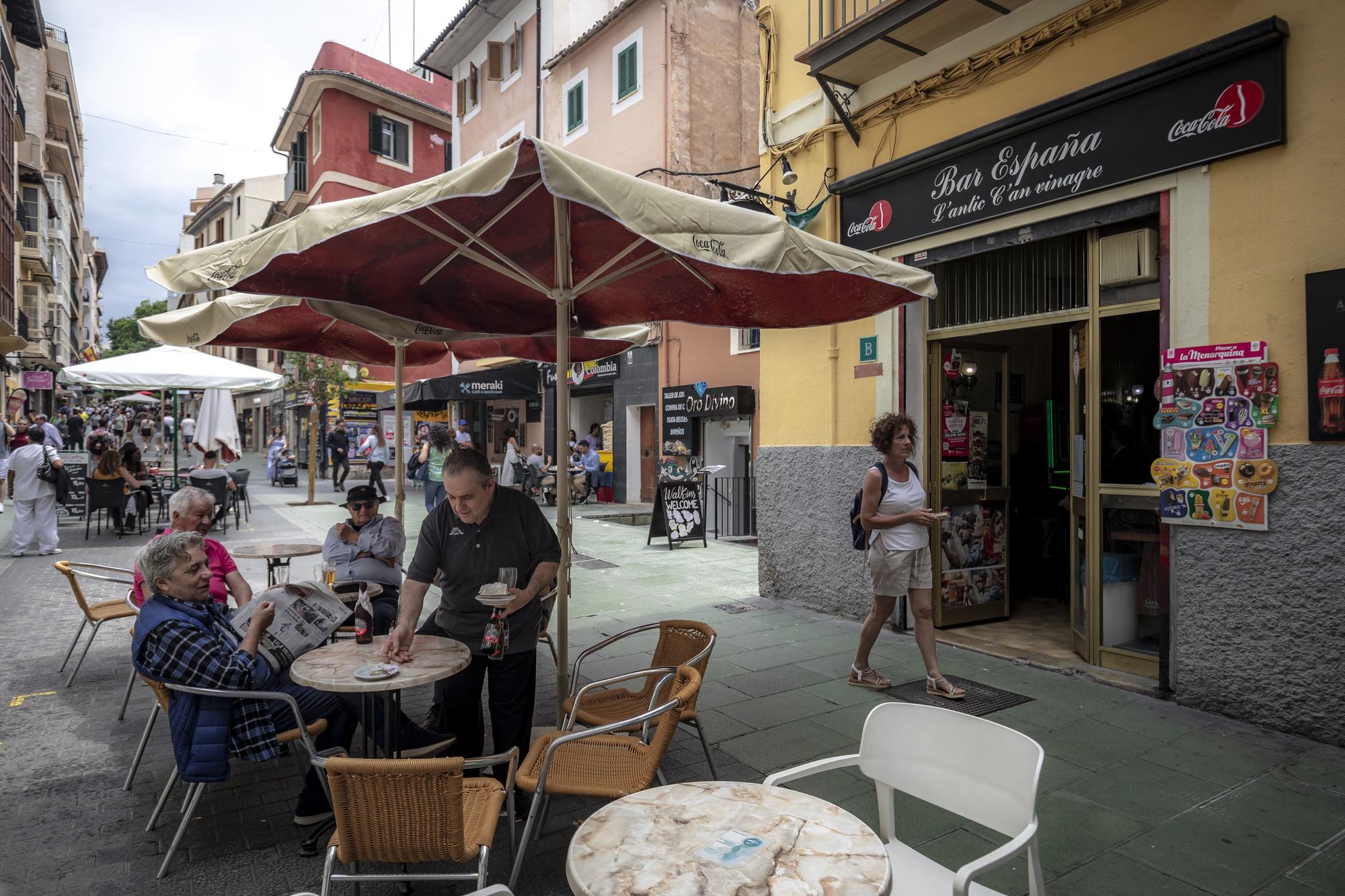 El bar España Ca&#039;n Vinagre se suma a la prohibición de fumar en su terraza