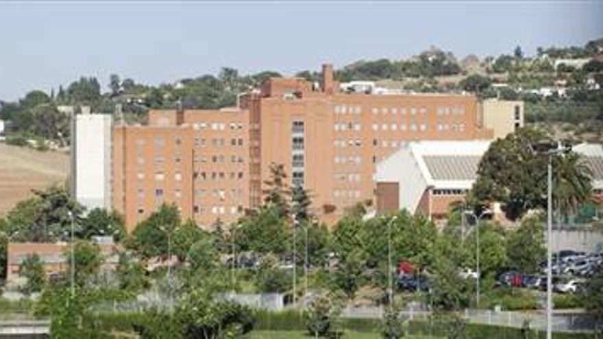 El hospital de Cáceres opera con éxito a dos pacientes con malformación en la caja torácica