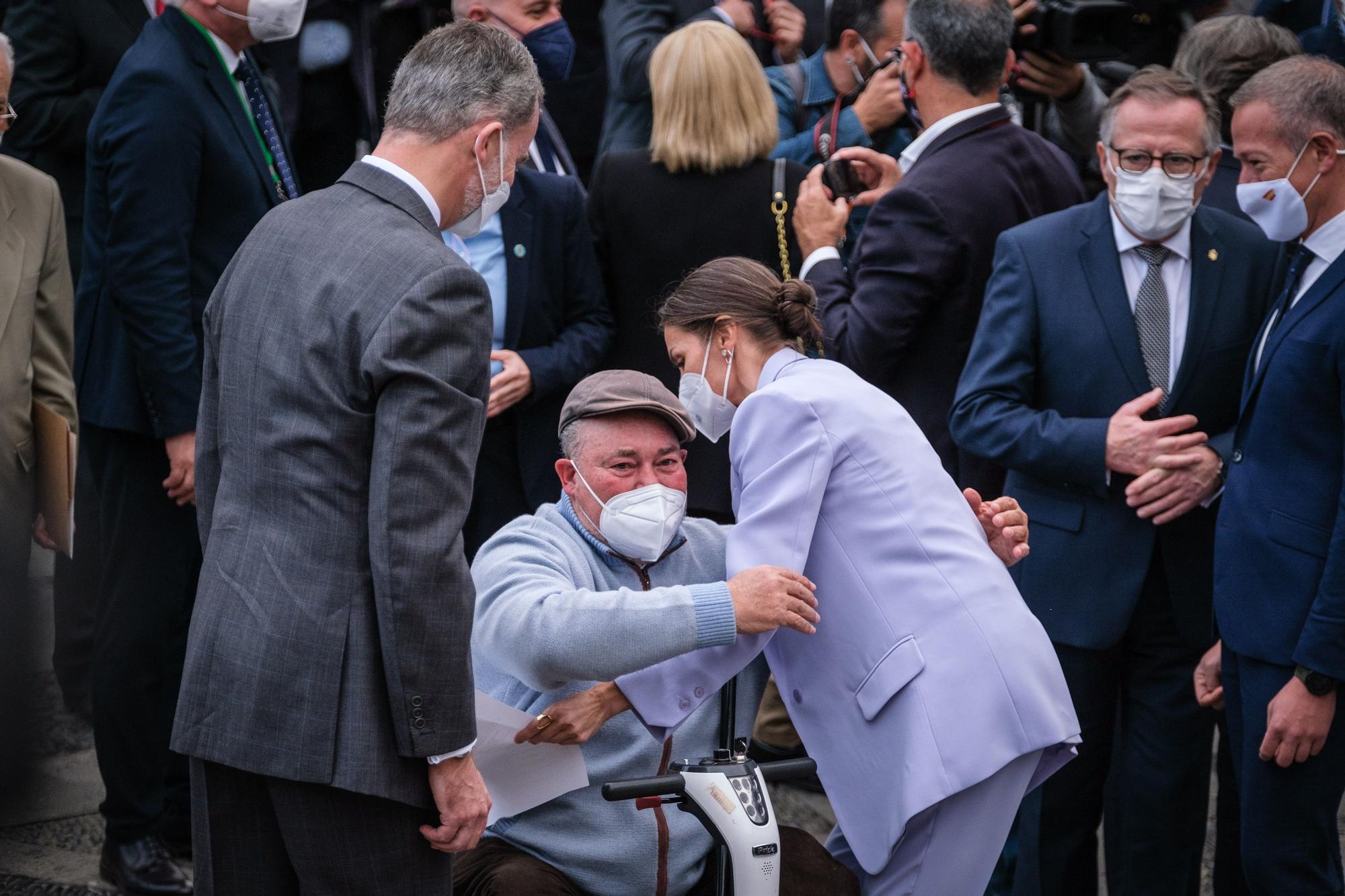 Visita del Rey y los presidentes de las comunidades a La Palma al acto de homenaje a los palmeros