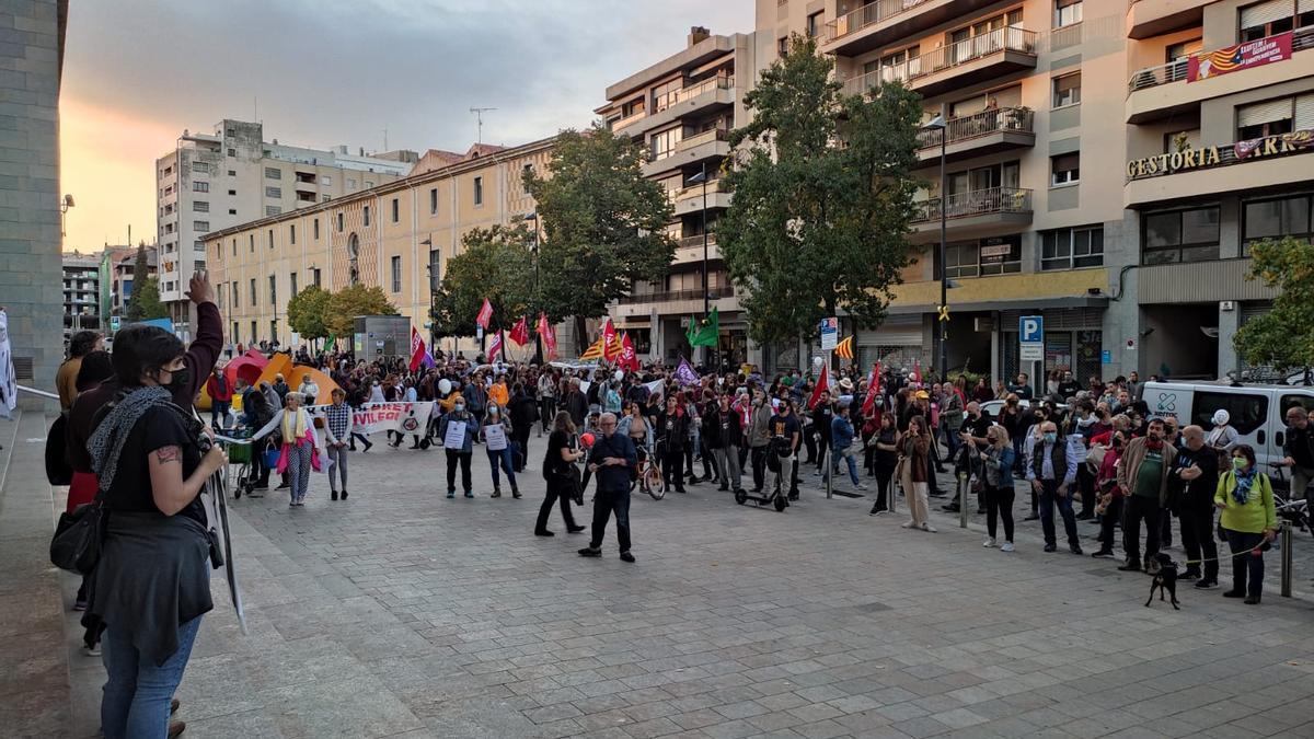 Protesten a Girona contra el model energètic