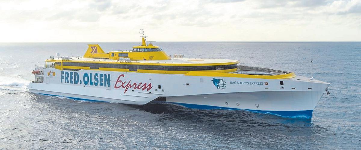 El Bañaderos Express navegando.
