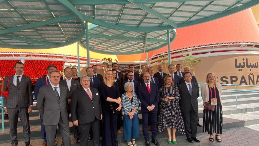 Delegación aragonesa en su visita al pabellón de España en la expo de Dubái, este martes.