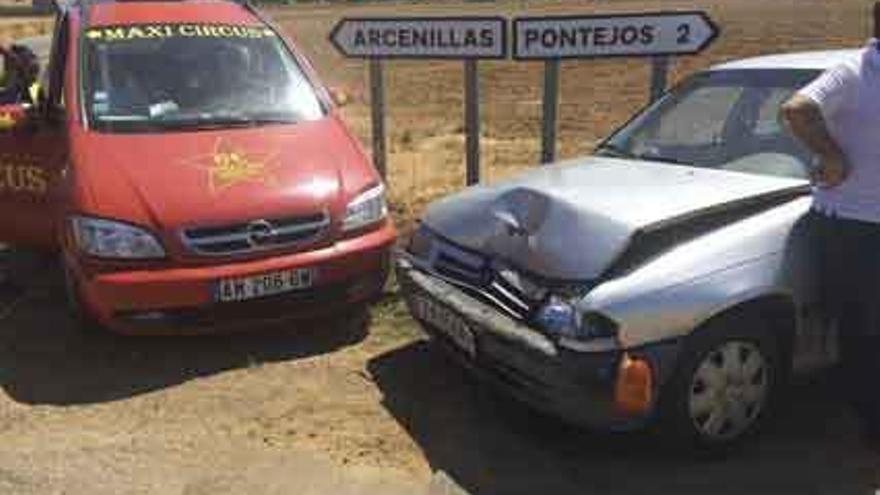 Nueva colisión de coches en el cruce de Pontejos