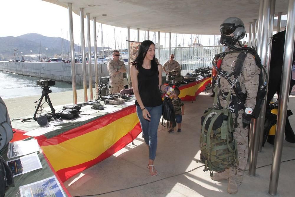 Puertas abiertas del buque Infanta Elena y exposiciones por el Día de las FF AA en Cartagena