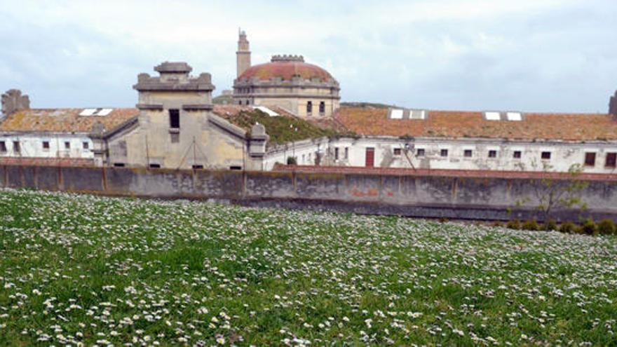 Vista de la antigua prisión, frente a la Torre.