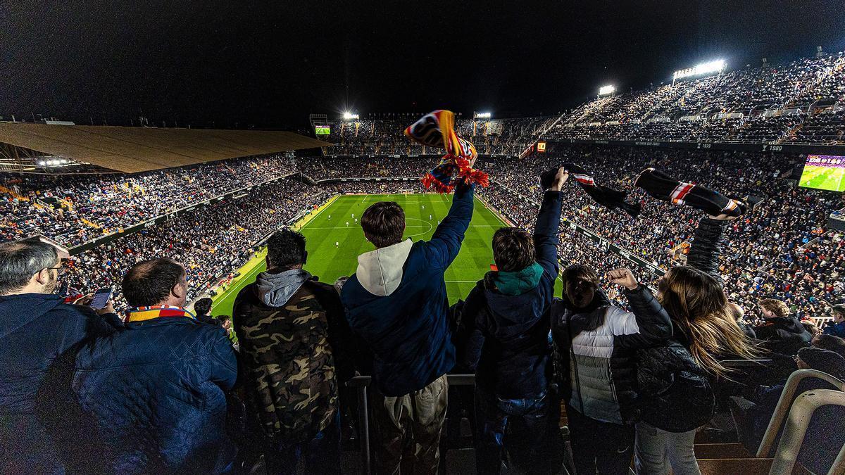 JUAN SÁNCHEZ: El niño de Aldaia que soñó con Mestalla y acabó haciendo historia. EL ÚLTIMO LATIDO#01