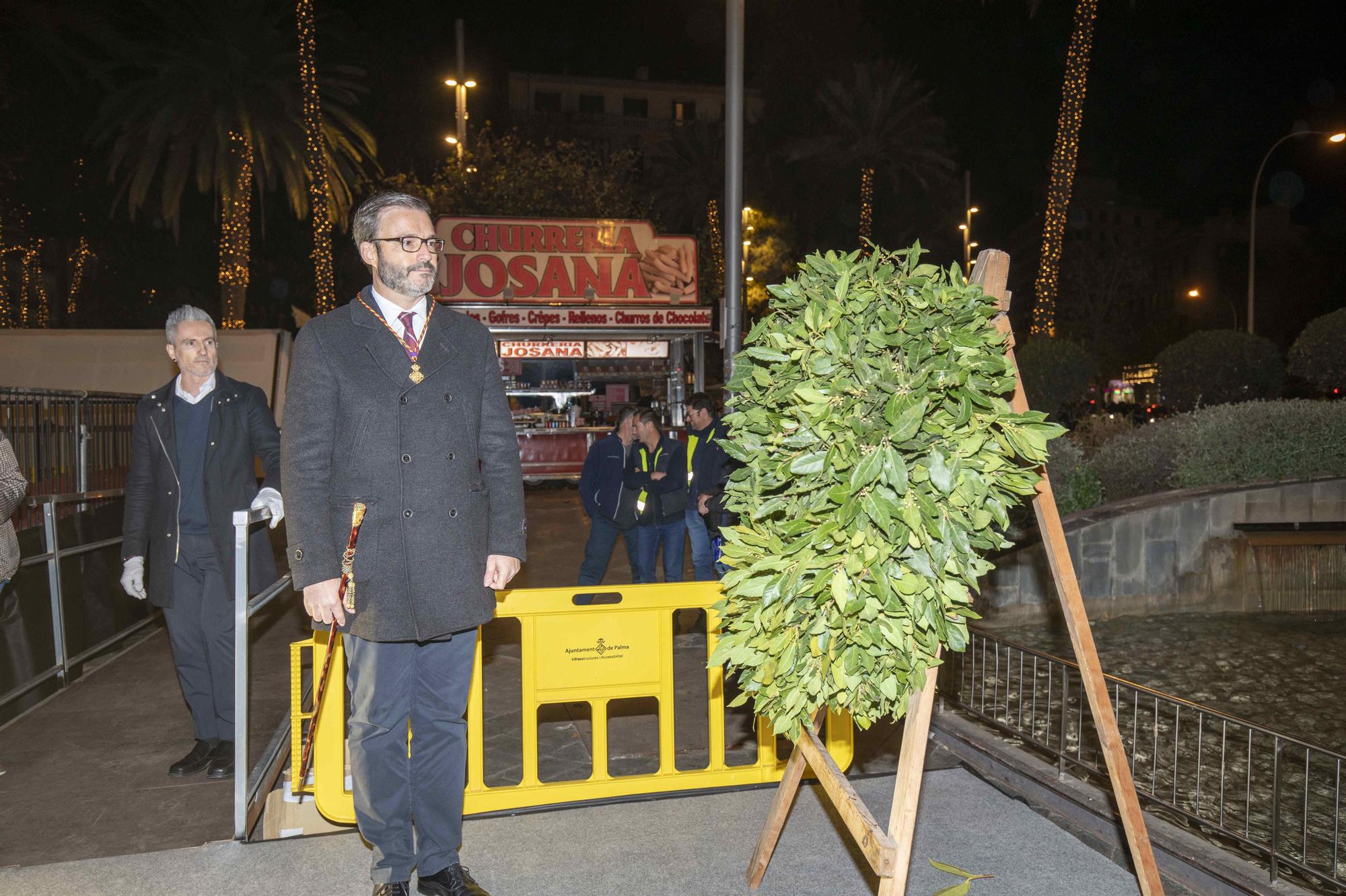 Diada de Mallorca: ofrenda floral a la estatua de Jaume I en Palma