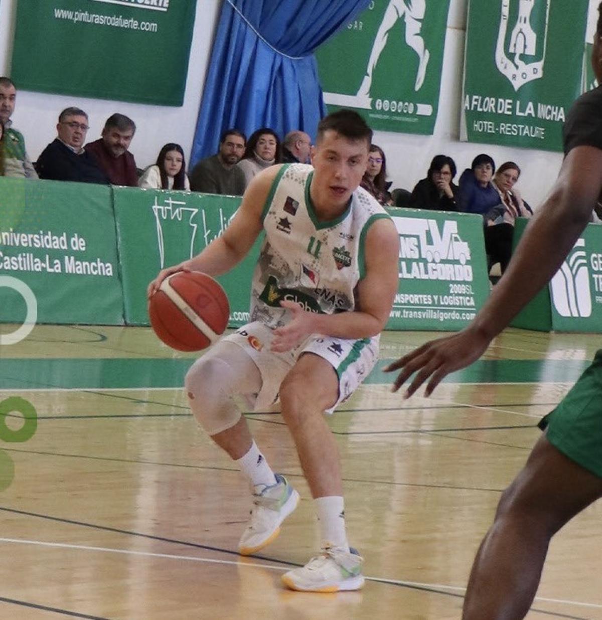 En su mentalidad solo existe la del trabajo para seguir creciendo en el mundo del baloncesto.