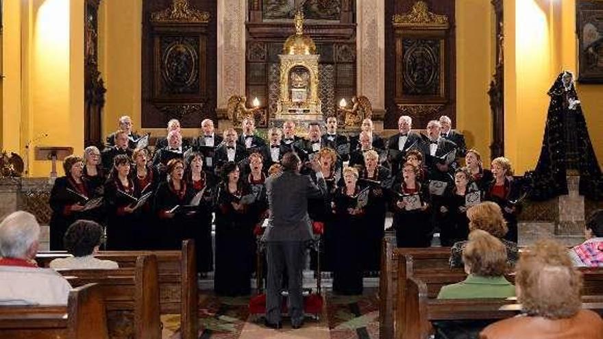 Concierto sacro del Orfeón de Mieres en la iglesia de San Juan