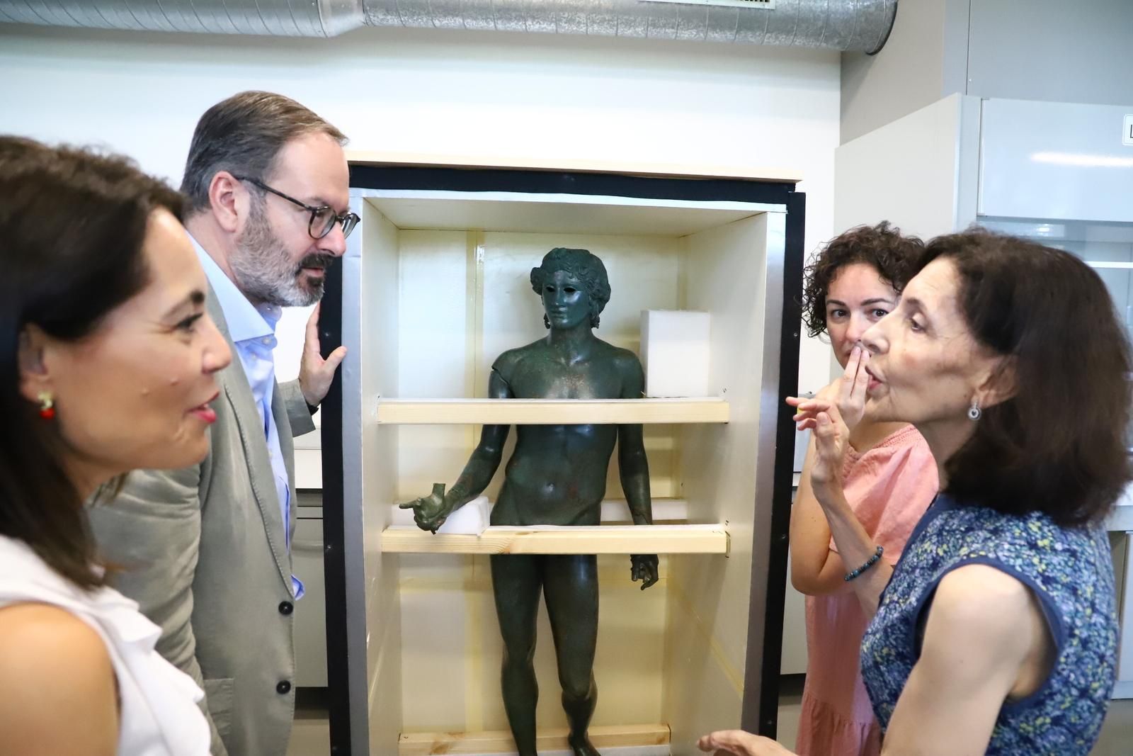 Los efebos de Pedro Abad en el Museo Arqueológico