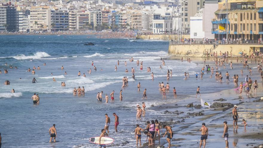 Calor en Las Canteras (13/04/24)