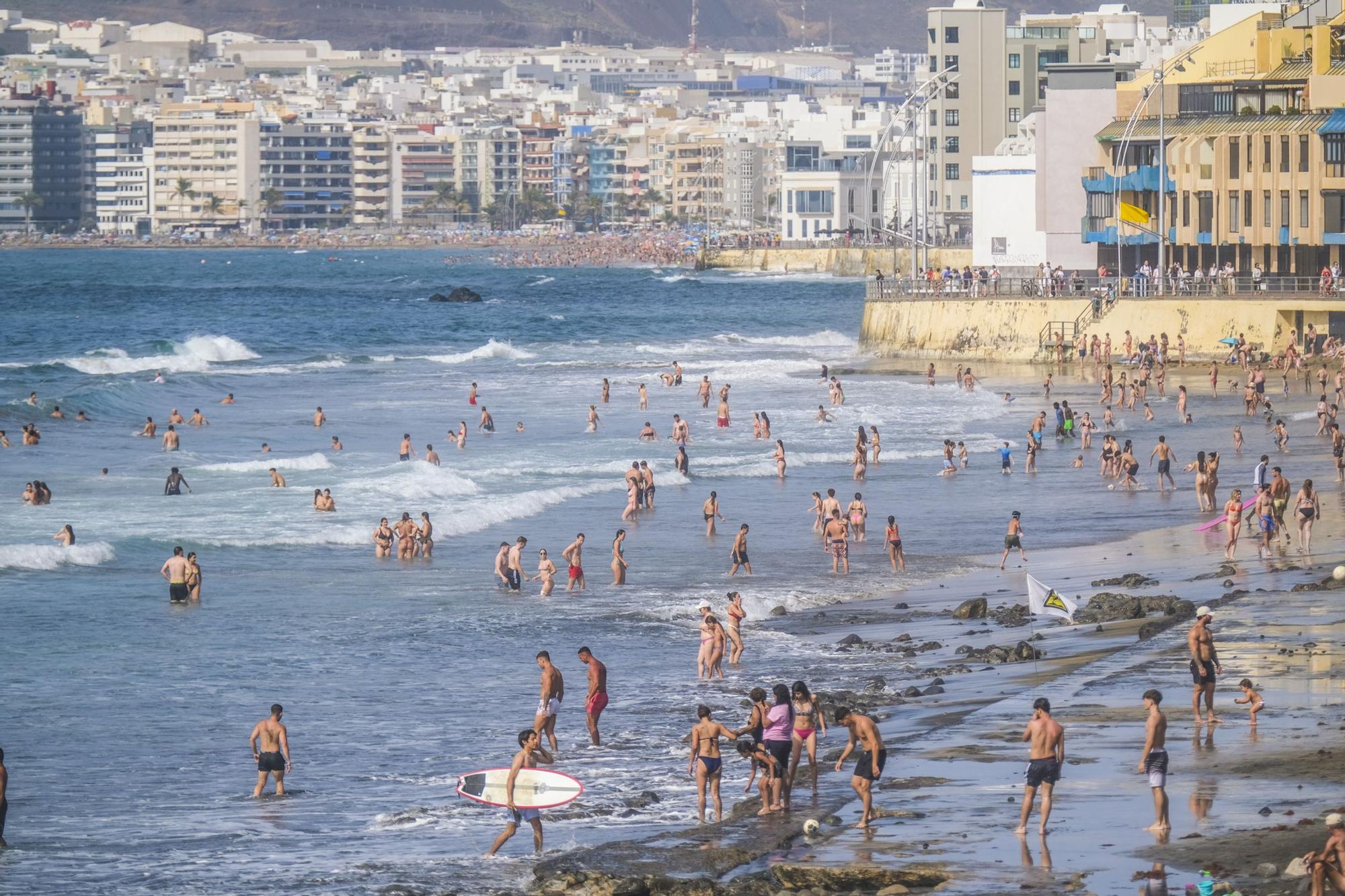 Calor en Las Canteras (13/04/24)