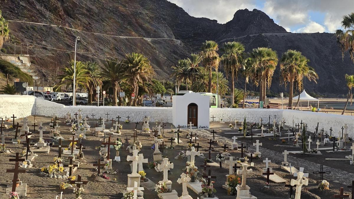 Desde el pasado 7 de noviembre se suprimió la valla publicitaria que se levantaba junto a la capilla.