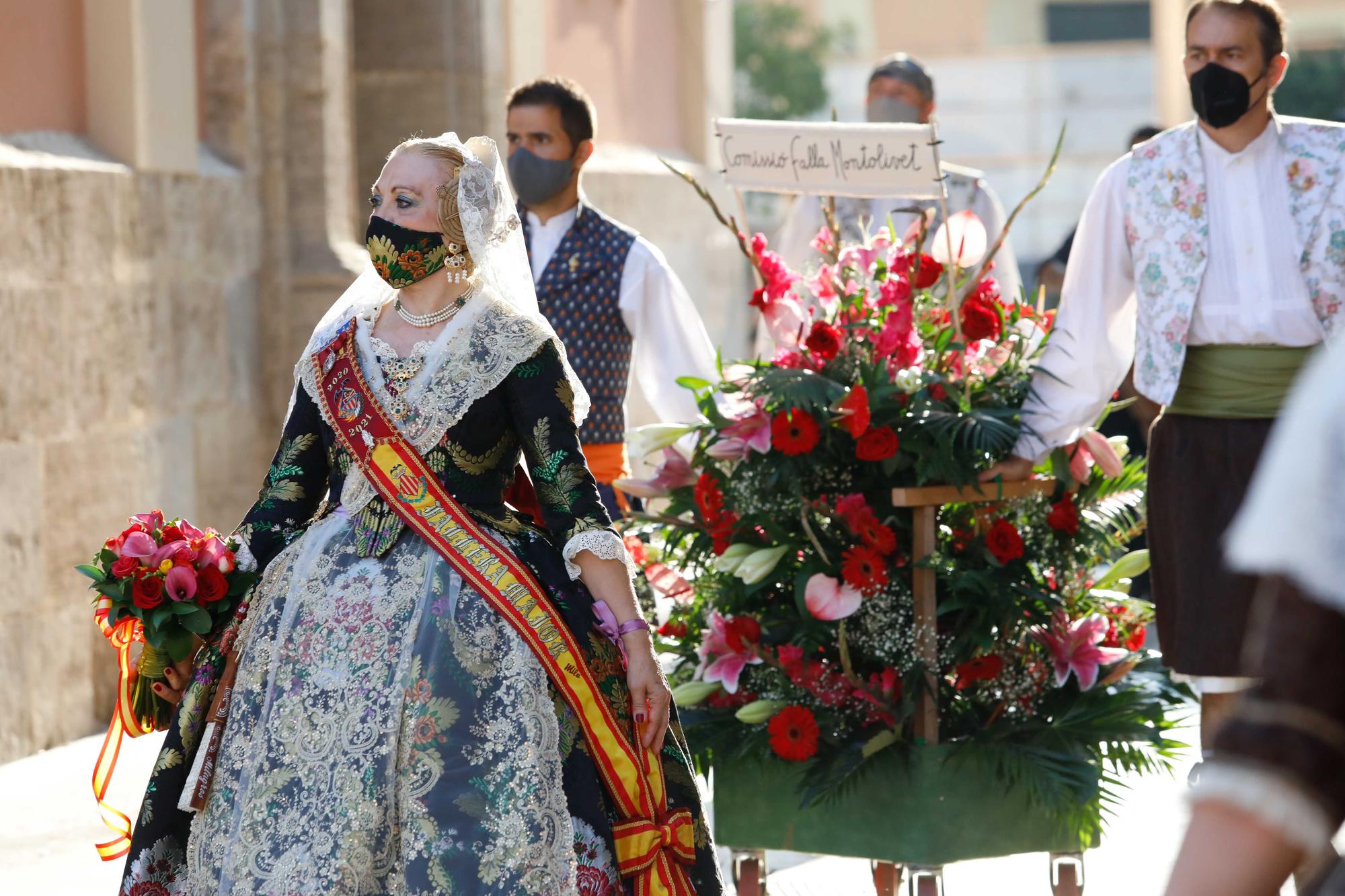 Búscate en el segundo día de Ofrenda por las calles del Mar y Avellanas entre las 9:00 y 10:00 horas