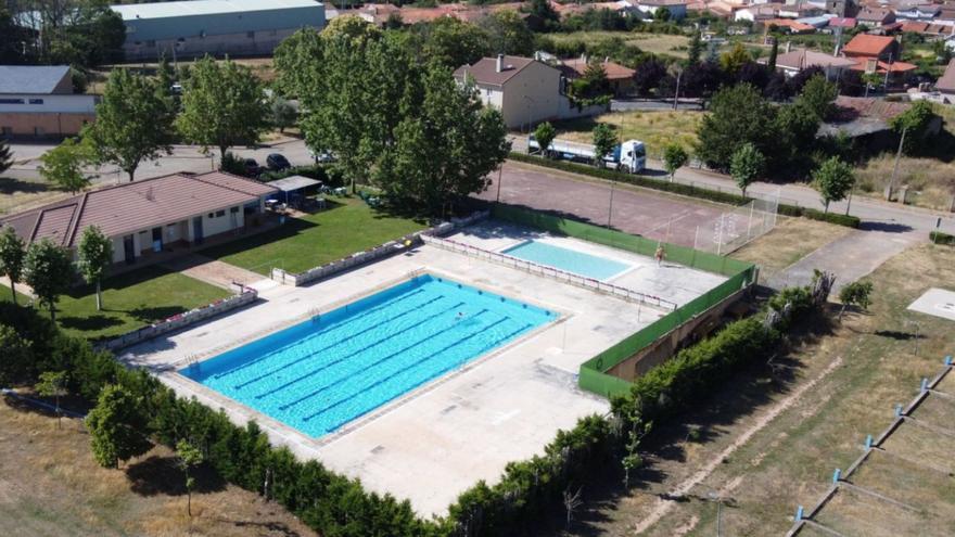 Rabanales repara sus dos piscinas tras el grave deterioro de las instalaciones