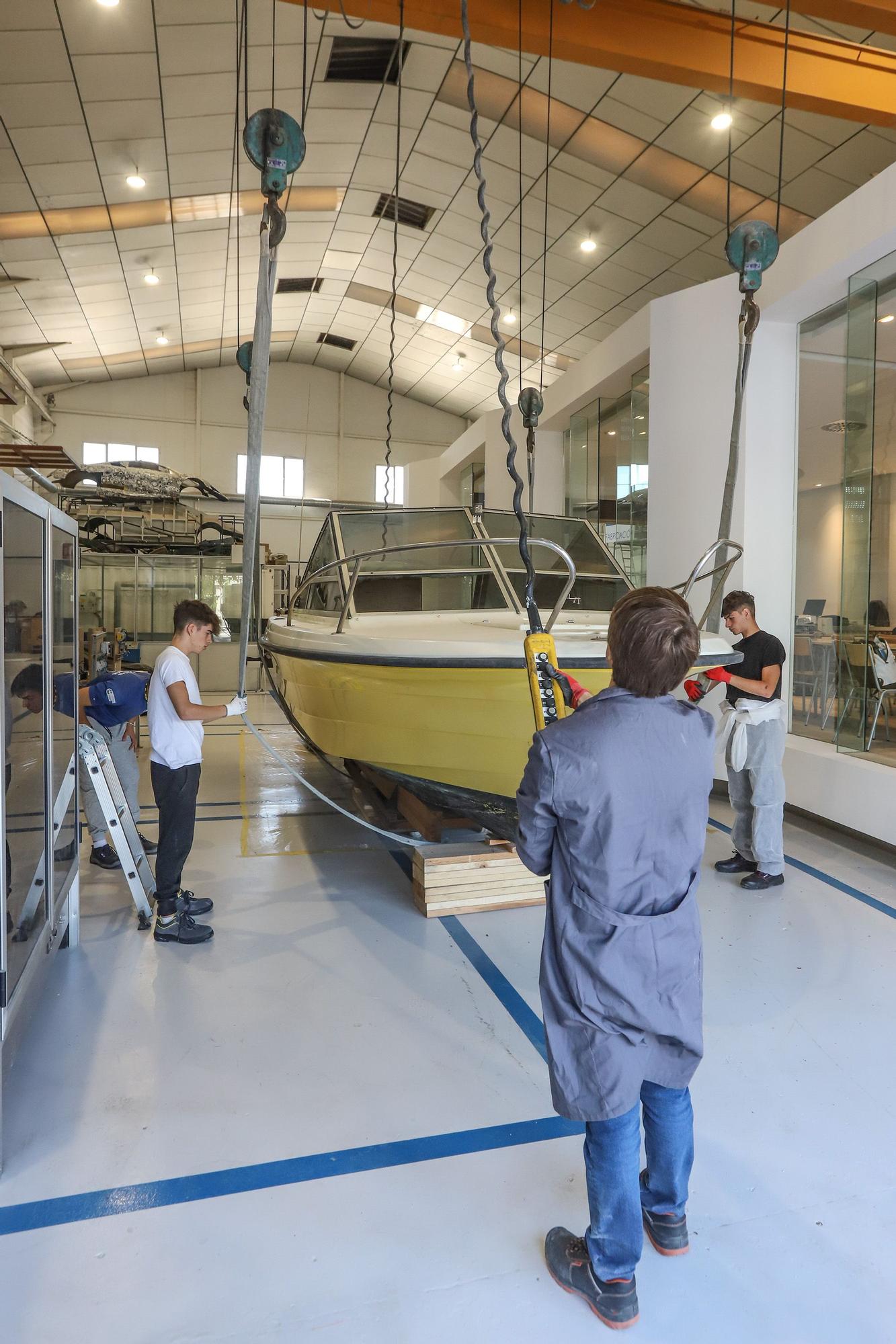 Tirón en Santa Pola para aprender a mantener barcos de recreo