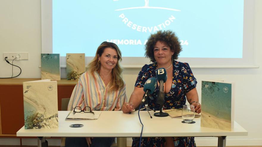Sally Riera e Inma Saranova, durante la presentación de la memoria anual de 2024 de IbizaPreservation.
