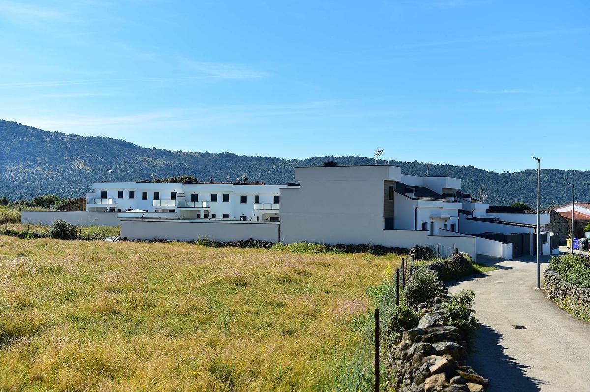 Fotogalería | El tirón de la vivienda nueva en Oliva de Plasencia Fotogalería | El tirón de la vivienda nueva en Oliva de Plasencia
