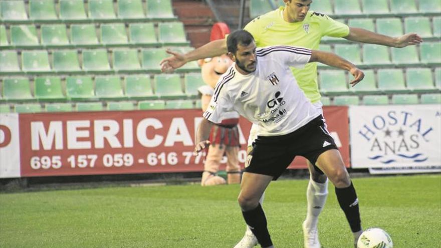 Eloy Jiménez quiere evitar que Yacine vea tantas amarillas