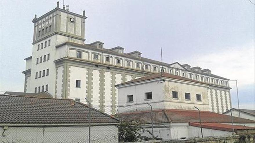 El silo de Mérida se venderá de forma directa tras quedar desierta la subasta