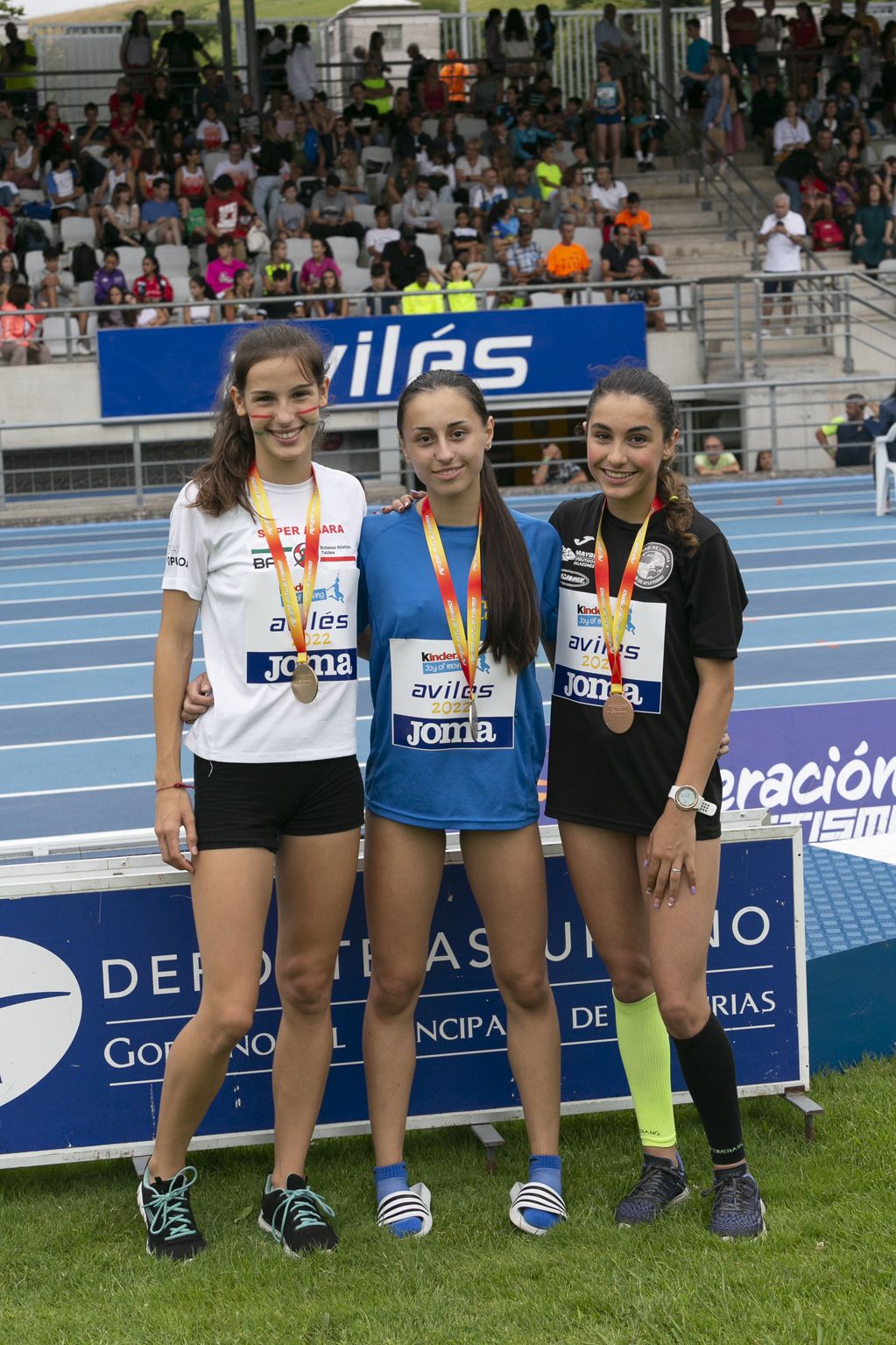 Vibrante día de atletismo en Avilés con el campeonato de España sub-16 y el homenaje a Yago Lamela